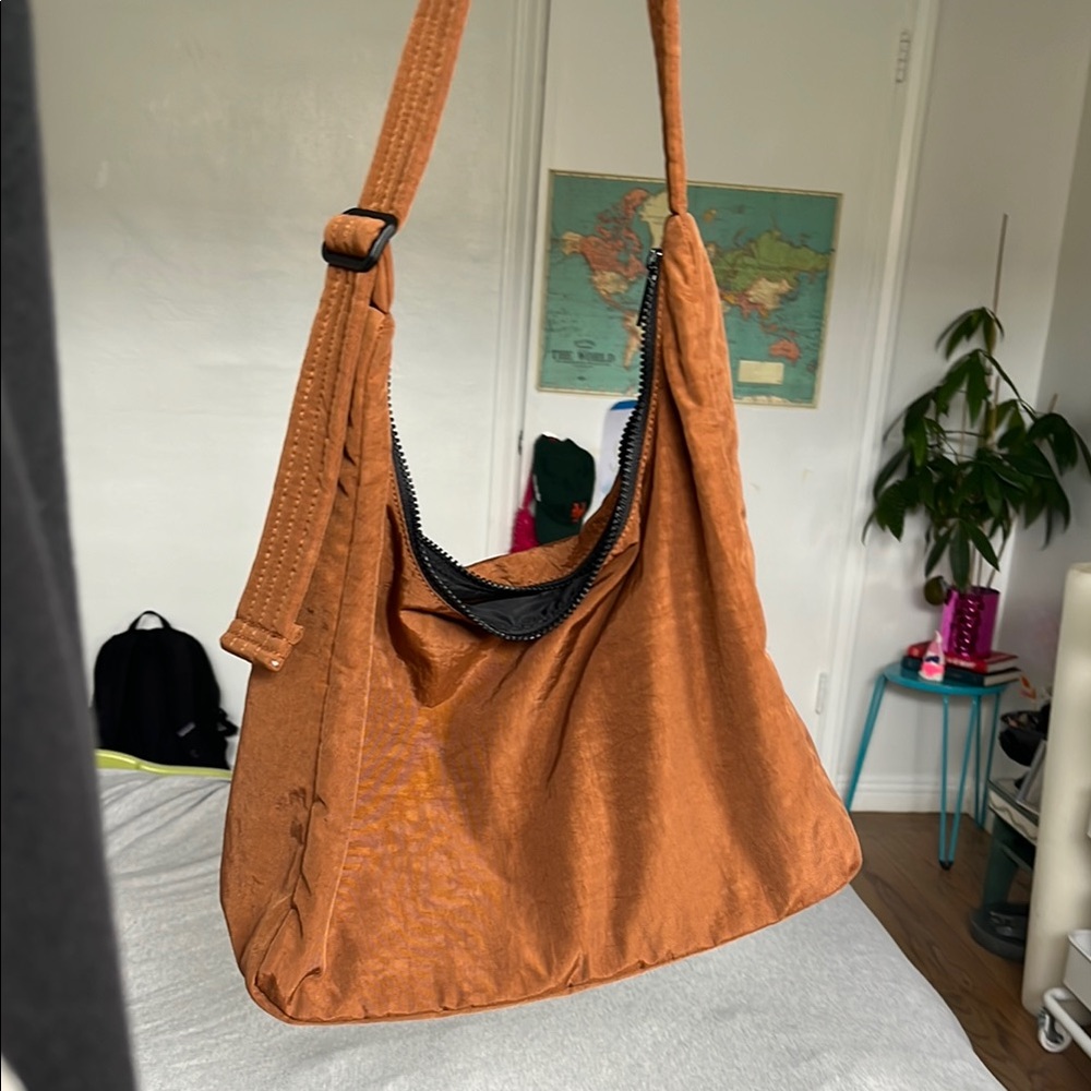 BAGGU Nylon Shoulder Bag